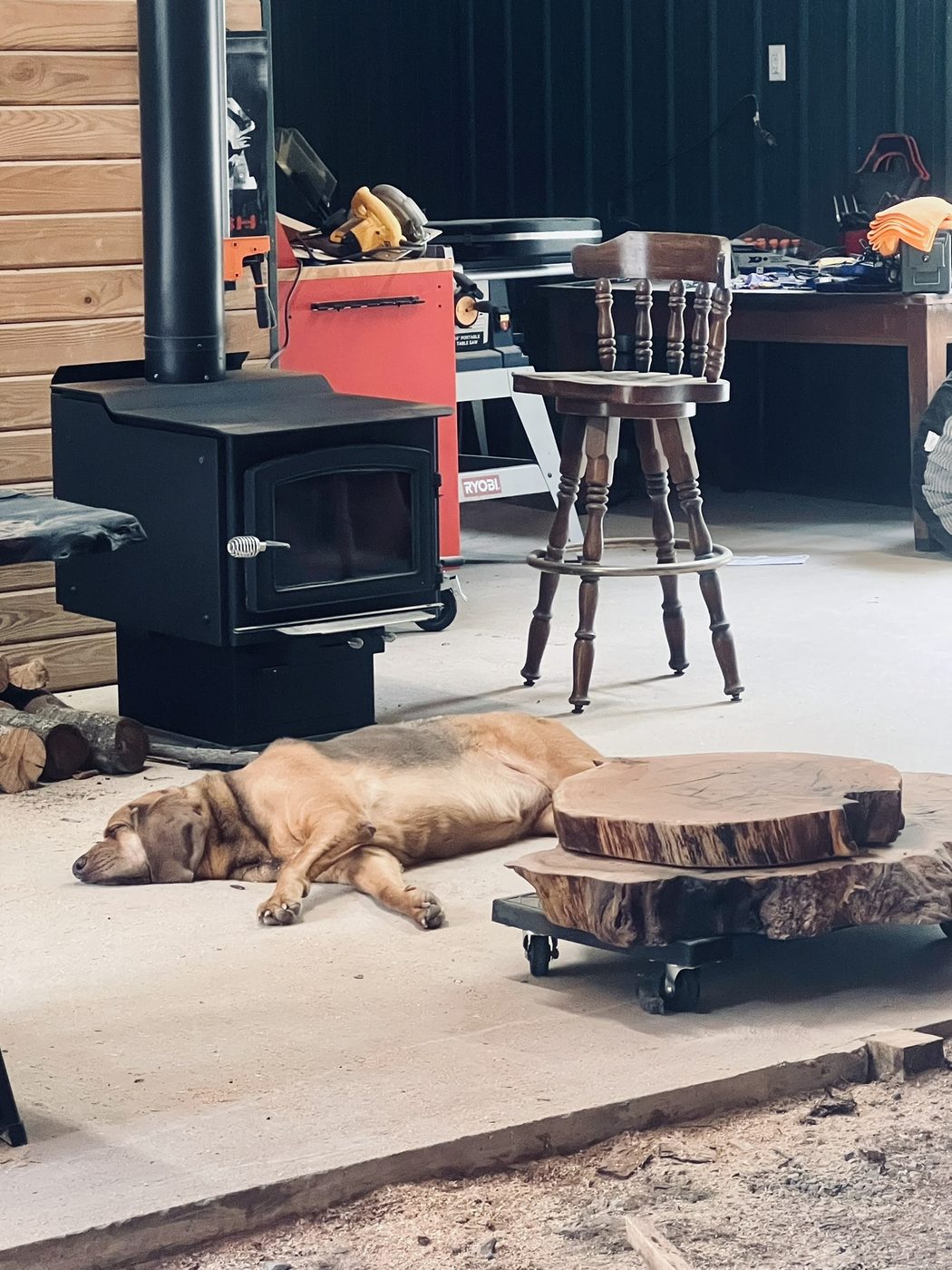 Workshop quiet — Live Edge Oak Co